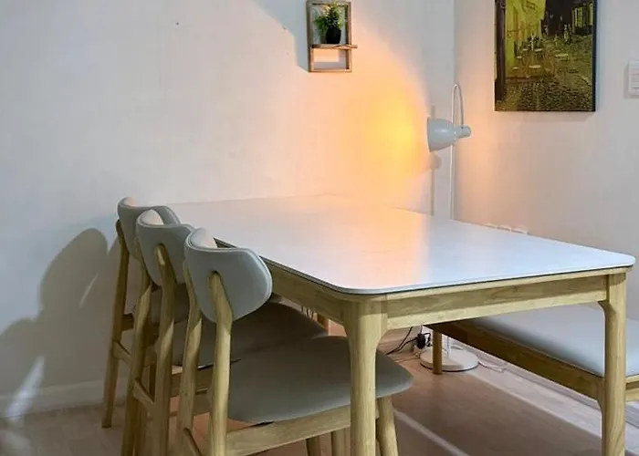 One - Cozy 3br Near Kocheok Dome & Airport Bus 서울특별시