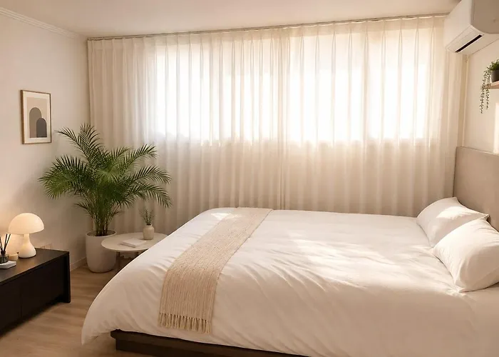 One - Cozy 3br Near Kocheok Dome & Airport Bus